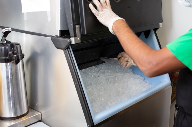 Motivos para terceirizar máquina de gelo para restaurante